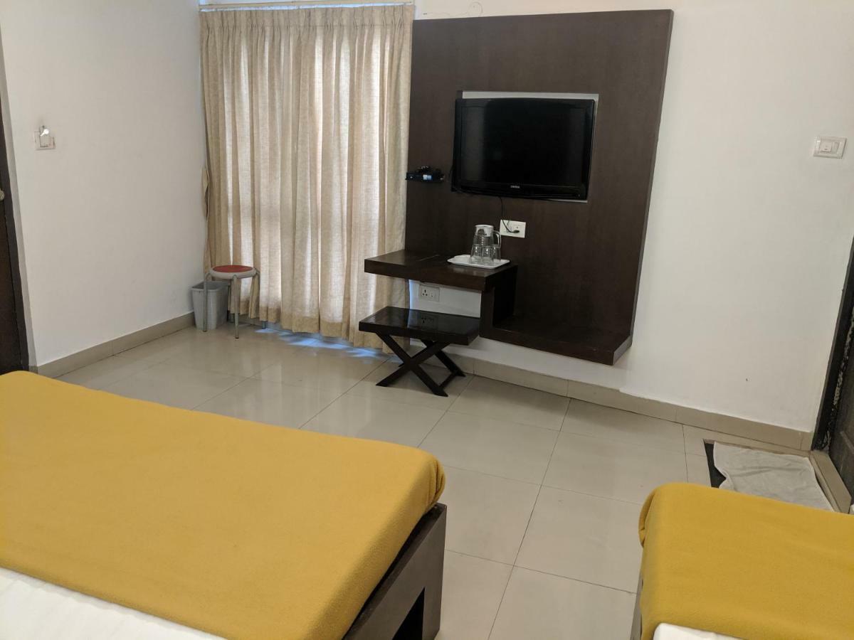 Aashraya Hotel Mysore Luaran gambar