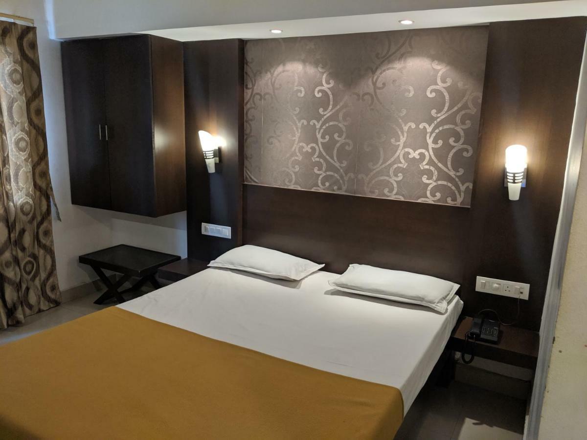 Aashraya Hotel Mysore Luaran gambar