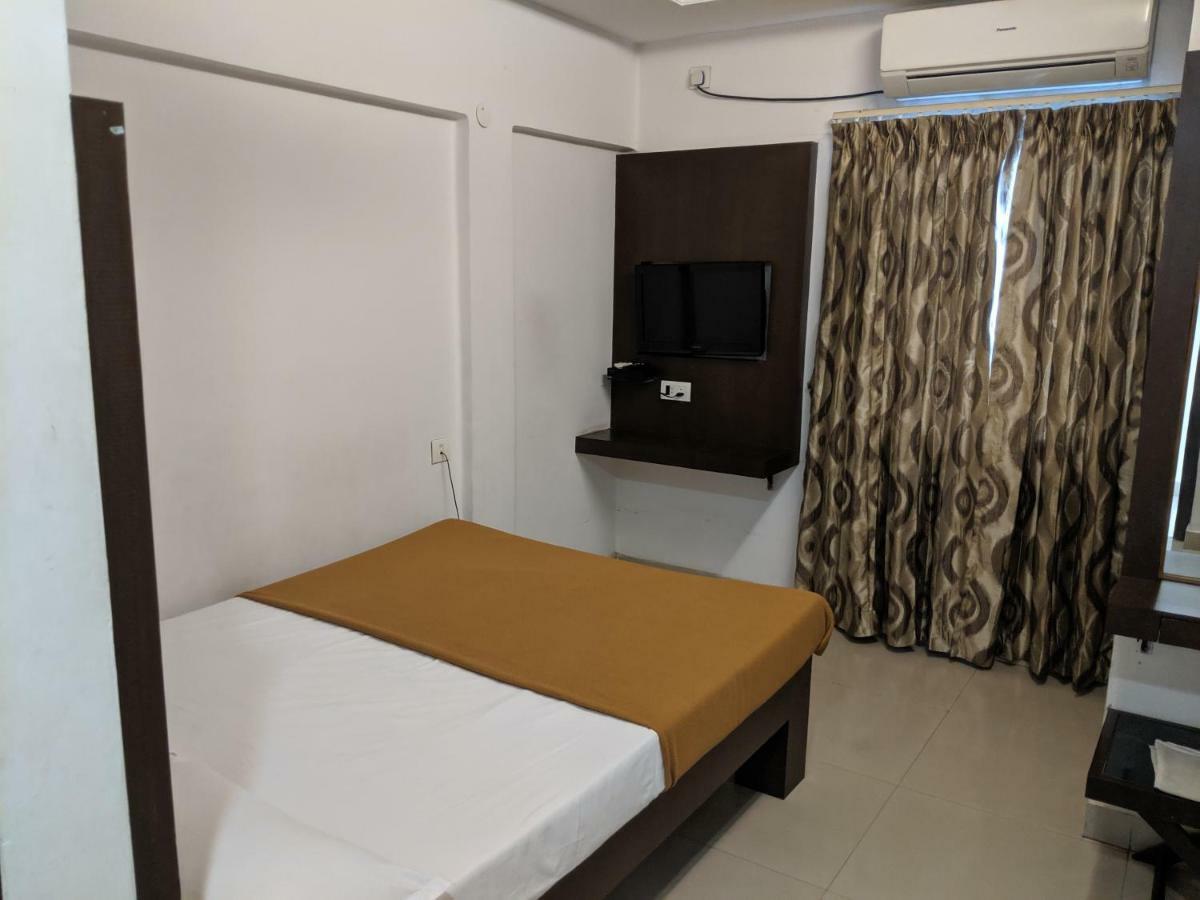 Aashraya Hotel Mysore Luaran gambar